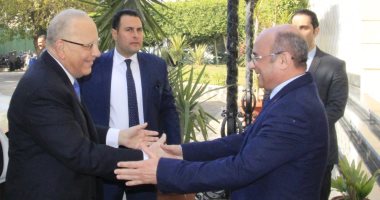 وزير العدل يستقبل سلفه بمقر الوزارة لتقديم التهنئة