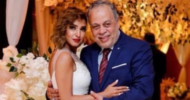 عيد ميلاده اليوم.. أشرف زكى أحب روجينا من أول نظرة وأهداها ميدالية