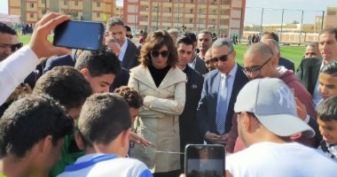 انطلاق مبادرة "مراكب النجاة" من الفيوم للتوعية بمخاطر الهجرة غير الشرعية تنفيذا لتكليف الرئيس السيسي.. وزيرة الهجرة: نستهدف توعية 150 ألف مواطن بالمحافظة.. والحملة ستصل لجميع لمحافظات المصدرة للهجرة
