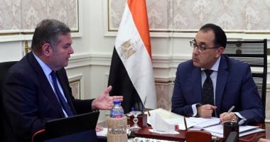 رئيس الوزراء يعلن إنشاء منصة إلكترونية للمقاصد السياحية غير التقليدية.. ويؤكد استكمال مراحل تطوير قطاع الغزل والنسيج .. وخطة للنهوض بشركات قطاع الأعمال .. وتطوير مشروع إنتاج الإطارات بطاقة 4 ملايين إطار سنويا