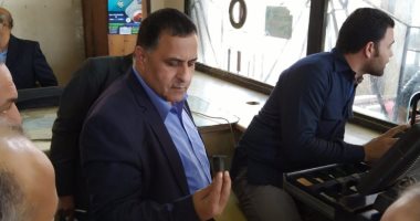 رئيس السكة الحديد يطالب العاملين بتحسين الخدمة بالقطارات والمحطات
