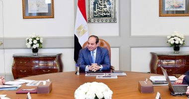 السيسى يوجه بالتركيز على التنمية البشرية والاجتماعية والاستمرار فى خفض الدين العام واستفادة جميع فئات المجتمع من عوائد التنمية..  الرئيس يطلق مبادرة لـ"صحة السيدات الحوامل" لرعاية الأم والجنين 