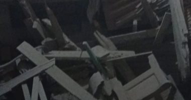 إنهيار جزئى لعقار بمنطقة "جمرك الإسكندرية"..  والحى يرفع الأنقاض