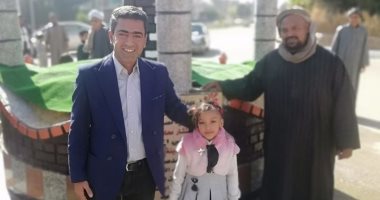 صور.. رئيس مدينة البياضية ونائبه يفتتحان ميدان جديد وبدء التسجيل بالتأمين الصحى الشامل