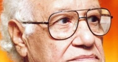 التنسيق الحضارى يضع لافتة تحمل اسم الأديب محمود أمين العالم بجاردن سيتى