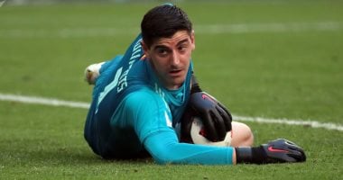 حارس ريال مدريد يرفض الاعتراف بطفل أنجبه من علاقة عاطفية مع عارضة أزياء