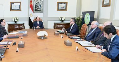 توجيهات مشددة للرئيس للنهوض بـ"السياحة والآثار".. السيسى يوجه بتذليل العقبات أمام المستثمرين والعاملين بالقطاع.. وإضافة لمسة حضارية فى تطوير ميدان التحرير.. والالتزام بالجدول الزمنى لتنفيذ المتحف المصرى الكبير