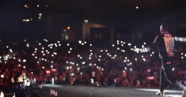 بدأ الحفل من السماء.. حشود جماهيرية فى حفل محمد رمضان بالمغرب.. فيديو