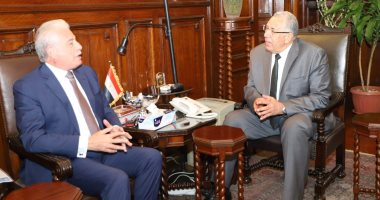 وزير الزراعة يكشف عن مشروعات تنموية بالإنتاج الحيوانى والداجنى بسيناء 