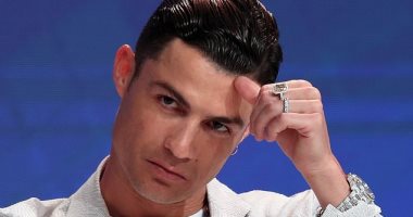 يد كريستيانو رونالدو الواحدة تساوى 14 مليون جنيه.. شاهد مجوهرات أصابعه