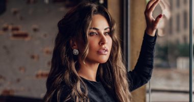 مى سليم يوتيوبر على برامج اللايف في مسلسل "اختراق 2" مع طلال السدر