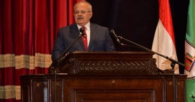 رئيس جامعة القاهرة للطلاب: ارتقوا بالذوق الفنى ولا تنخدعوا بالفن الهابط
