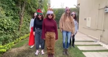 بهجة السنة الجديدة .. علا رشدى وأصدقاءها يودعون 2019 على طريقتهم الخاصة