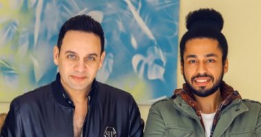 مصطفى قمر يقدم أحد المواهب الشابة: من أجمل الأصوات اللى ممكن تسمعوها