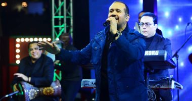 فيديو.. هشام عباس يتألق فى أولى حفلات رأس السنة بكايرو فيستيفال سيتي مول 
