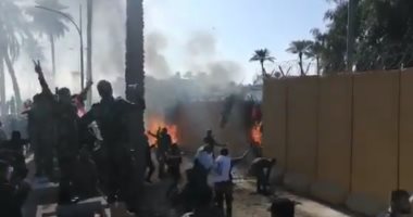 "العربية " : سقوط 3 صواريخ في محيط السفارة الأمريكية ببغداد