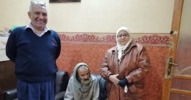 صور.. التدخل السريع بالتضامن ينقذ مسن من البرد بالدقهلية