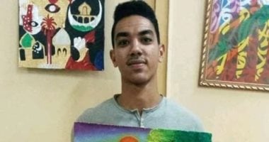 قارئ يشارك بلوحاته فى موهبة الرسم بقنا