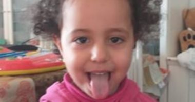 صورة × حدث.. القارئ "محمد أبو شوشة" يشارك بصورة ابنته مقلدة محمد صلاح