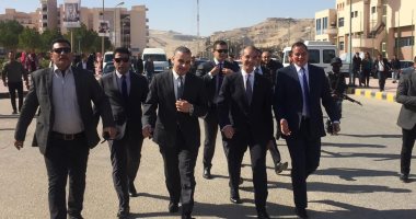 وزير الاتصالات لـ طلاب جامعة سوهاج: سنوفر لكم الإنترنت مجانا للتعليم مش للفيس