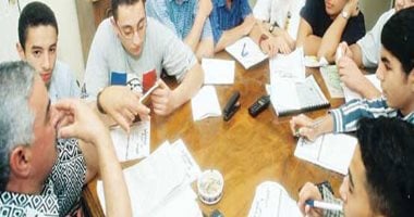 التعليم تدشن مجموعات تقوية كبديل لـ"السناتر".. وتؤكد: 20 طالبا فى الفصل مع تطبيق إجراءات حماية الطلاب من كورونا.. وتوجه رسالة لطلاب الثانوية بشأن الدروس الخصوصية: لن تفيد فى شكل الثانوية الجديد ونظام الامتحان