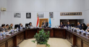 خالد العنانى يترأس اجتماع مجلس إدارة المجلس الأعلى للآثار بعد دمج الوزارتين
