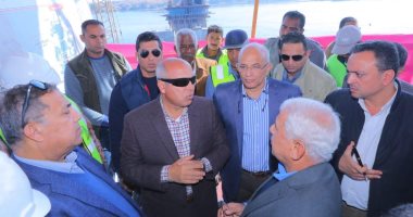 وزير النقل يتابع معدلات تنفيذ 3 محاور لرلط شرق وغرب النيل بأسوان وقنا