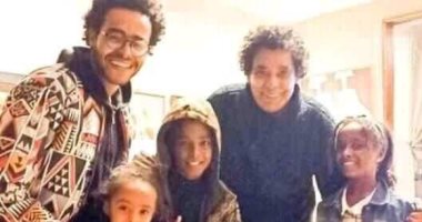  أحدث ظهور للكينج مع عائلته بعد قلق جماهيره عليه لإلغائه حفل رأس السنة
