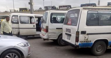 قارئ يشكو انتشار المواقف العشوائية بمدخل مدينة السلام بالقاهرة 