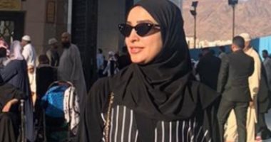 روجينا تؤدى صلاة الجمعة بالروضة الشريفة: اللهم أجعل لنا فيها ساعة استجابة