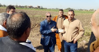 صور.. مرور مفاجئ لوكيل صحة الشرقية على منافذ تقديم الخدمة بصان الحجر