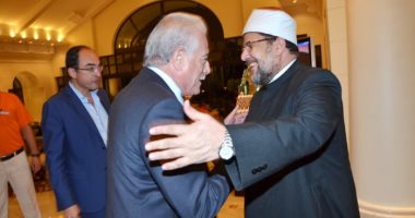 وزير الأوقاف ومحافظ جنوب سيناء يناقشان إنشاءات مسجد التجلى.. صور