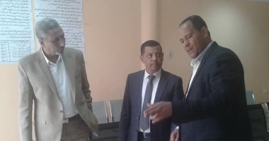 مسئولو وزارة العدل يتفقدون الموقع المقترح لإقامة مقر للشهر العقاري بمدينة الطود (صور)