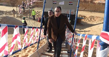 مدبولى يتجول بأحد الأنفاق المنفذة بالعاصمة الإدارية لأول مرة فى الشرق الأوسط