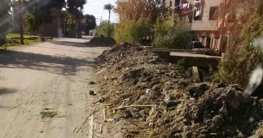شكوى من إلقاء مخلفات حفر الترع بالطريق فى جزيرة الأكراد مركز الفتح بأسيوط