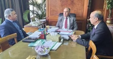 وزير الرى يستعرض مشروعات الوزارة وخطتها فى حصاد مياه الأمطار