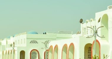 صور.. رفع كفاءة قرية الفواخير بخط سير المومياوات الملكية فى مصر القديمة