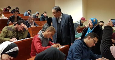 رئيس جامعة بنها يتفقد لجان الامتحانات والمعامل والورش بعدة كليات