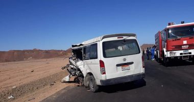 مصرع 2 وإصابة 4 فى حادث تصادم ميكروباص وربع نقل بطريق القصير - مرسى علم.. صور