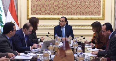 صور..  رئيس الوزراء يتابع الملامح الرئيسية لخطة العام المالى 2020/2021