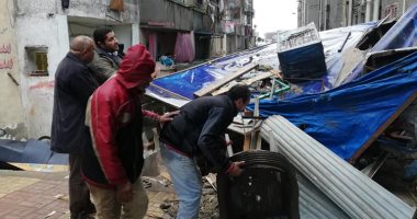 صور.. أحياء الإسكندرية تكثف حملاتها لمواجهة المخالفات رغم الطقس السيئ