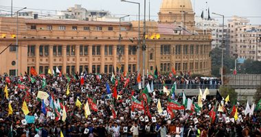 الآلاف فى باكستان يحتجون أمام القنصلية الأمريكية على مقتل "سليمانى"