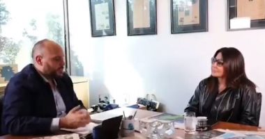 إليسا رئيسة التحرير تكشف عن عدد مؤثر لجريدة بعنوان "نقطة ضو".. فيديو