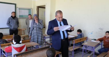 صور.. انطلاق امتحانات النقل للفصل الدراسى الأول فى الوادى الجديد