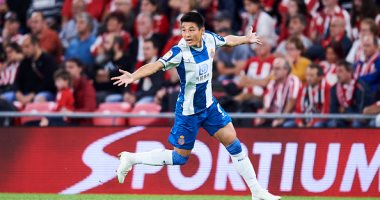 وو لي لاعب إسبانيول أول لاعب صينى يسجل فى تاريخ الدورى الإسبانى 