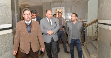 فيديو وصور .. محافظ أسيوط يجرى جولة مفاجئة لمستشفى الصحة الإنجابية بمنفلوط 