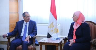 "الاتصالات": تحديث البنية المعلوماتية لوزارة التضامن والتسويق الإلكترونى لمنتجات الشباب 