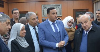 محافظ الدقهلية يبحث بدء المرحلة الثانية فى مساكن سندوب مع مدير المشروع