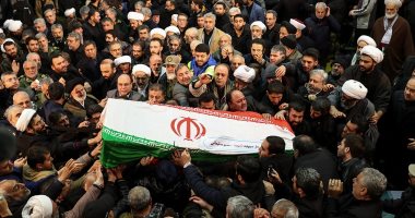 إيران تودع الجنرال.. جنازة قاسم سليمانى تتحول لمليونية غضب ضد واشنطن.. خليفة قائد فيلق القدس يتعهد بملاحقة التواجد الأمريكى بالشرق الأوسط.. ومستشار المرشد: نعد الأمريكان بـ"فيتنام جديدة".. وترامب: سنرد بقوة