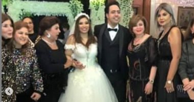 رجاء الجداوى وإلهام شاهين وليلى علوى يهنئون الفنانة غادة رجب بزفافها.. صور